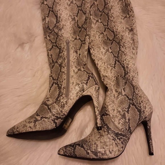 Snake Skin Over the Knee Leather Stiletto Boots - Picture 13 of 16
